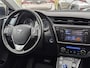 Toyota Auris 1.8 Hybrid Dynamic | Cruise control | Climate control | Keyless | Camera | All Season | Navi