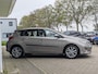 Toyota Auris 1.8 Hybrid Dynamic | Cruise control | Climate control | Keyless | Camera | All Season | Navi
