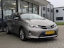 Toyota Auris 1.8 Hybrid Dynamic | Cruise control | Climate control | Keyless | Camera | All Season | Navi