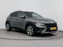 Hyundai Kona 1.6 GDI HEV FASHION DESIGN | TREKHAAK | NAVI | 18'' LM VELGEN | PRIVACY GLASS | CAMERA | CLIMA | CRUISE | AUTOMAAT | FABRIEKSGARANTIE GELDIG T/M 8-2026! |