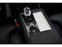 Volvo XC90 2.0 T8 Plug-in hybrid AWD Ultra Dark | Facelift | Black Pack | Selected Level | Heico | Bowers & Wilkins | Gelamineerd Glas | Luchtvering | 22" Velgen |