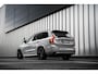 Volvo XC90 2.0 T8 Plug-in hybrid AWD Ultra Dark | Facelift | Black Pack | Selected Level | Heico | Bowers & Wilkins | Gelamineerd Glas | Luchtvering | 22" Velgen |