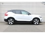 Volvo EX40 Single Motor Extended Range Plus 82 kWh | Trekhaak | Volvo Car UX | Verwarmbare voorstoelen | Premium Audio by Harman Kardon | Verwarmbaar stuurwiel | 20 Inch | Warmtepomp | One Pedal Drive | Camera achter | Driver Awareness | Driver Assist | Google Maps | Google Assistant | Preconditioning | Apple Carplay | Elektrische achterklep | Draadloze telefoonoplader | Blis | Adaptieve cruise control met Pilot Assist