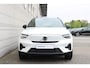 Volvo EX40 Single Motor Extended Range Plus 82 kWh | Trekhaak | Volvo Car UX | Verwarmbare voorstoelen | Premium Audio by Harman Kardon | Verwarmbaar stuurwiel | 20 Inch | Warmtepomp | One Pedal Drive | Camera achter | Driver Awareness | Driver Assist | Google Maps | Google Assistant | Preconditioning | Apple Carplay | Elektrische achterklep | Draadloze telefoonoplader | Blis | Adaptieve cruise control met Pilot Assist
