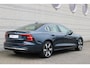 Volvo S60 T6 Recharge Automaat AWD Ultimate Bright | Nappa Leder met ventilatie Charcoal/Amber | Trekhaak | AWD | Premium Sound by Bowers & Wilkins | Headup Display | Verwarmbare voorstoelen | Driver Awareness | Driver Assistance | Panoramadak | Stoelventilatie | Stoelmassage | Verwarmbaar stuurwiel | Adaptieve cruise control met Pilot Assist | Blis | Google Maps | Google Assistant | Apple Carplay | Keyless | Verwarmbare achterbank | Visual Park Assist | 19 Inch| Trekhaak | Alarmklasse 3