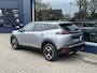 Peugeot 2008 1.2 Hybrid 145 PK Allure Automaat | 2025 Auto | Hybride Elektrisch rijden met Automaat | Parkeercamera 360 graden | Stoelverwarming | LED Verlichting | Navigatie via Telefoon | 17" Lichtmetalen Velgen | Cruise & Climate Control | Dode Hoek Bewaking |