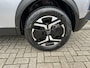Peugeot 2008 1.2 Hybrid 145 PK Allure Automaat | 2025 Auto | Hybride Elektrisch rijden met Automaat | Parkeercamera 360 graden | Stoelverwarming | LED Verlichting | Navigatie via Telefoon | 17" Lichtmetalen Velgen | Cruise & Climate Control | Dode Hoek Bewaking |