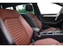 Volkswagen Passat Variant 2.0 TDI Elegance Business R R-line Comfort Stoelen Trekhaak/pakket