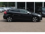 Volvo V40 1.5 T2 Inscription R-Design / Trekhaak / Panoramadak / Camera / Leder / Keyless / 17'' / Navigatie / Stoelverwarming / Cruise Control