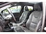 Volvo V40 1.5 T2 Inscription R-Design / Trekhaak / Panoramadak / Camera / Leder / Keyless / 17'' / Navigatie / Stoelverwarming / Cruise Control