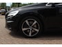 Volvo V40 1.5 T2 Inscription R-Design / Trekhaak / Panoramadak / Camera / Leder / Keyless / 17'' / Navigatie / Stoelverwarming / Cruise Control