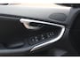 Volvo V40 1.5 T2 Inscription R-Design / Trekhaak / Panoramadak / Camera / Leder / Keyless / 17'' / Navigatie / Stoelverwarming / Cruise Control