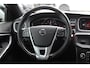 Volvo V40 1.5 T2 Inscription R-Design / Trekhaak / Panoramadak / Camera / Leder / Keyless / 17'' / Navigatie / Stoelverwarming / Cruise Control