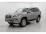 Toyota Land Cruiser 7 pers. 2.8 D-4D Executive | Panoramadak | Trekhaak | Treeplanken | Stoel-/achterbankverwarming | Stoelventilatie | Leder | Dodehoek detectie | JBL
