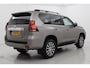 Toyota Land Cruiser 7 pers. 2.8 D-4D Executive | Panoramadak | Trekhaak | Treeplanken | Stoel-/achterbankverwarming | Stoelventilatie | Leder | Dodehoek detectie | JBL