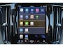 Volvo XC60 T8 Recharge AWD Inscription - Panorama/schuifdak - IntelliSafe Assist - Harman/Kardon audio - Adaptieve LED koplampen - Parkeercamera achter - Verwarmde voorstoelen & stuur - Parkeersensoren voor & achter - Elektr. bedienb. voorstoelen met geheugen - Draadloze tel. lader - Standkachel - Extra getint glas - Elektr. inklapbare trekhaak - 19' LMV