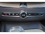 Volvo XC60 T8 Recharge AWD Inscription - Panorama/schuifdak - IntelliSafe Assist - Harman/Kardon audio - Adaptieve LED koplampen - Parkeercamera achter - Verwarmde voorstoelen & stuur - Parkeersensoren voor & achter - Elektr. bedienb. voorstoelen met geheugen - Draadloze tel. lader - Standkachel - Extra getint glas - Elektr. inklapbare trekhaak - 19' LMV