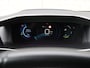Peugeot e-208 EV Allure Pack 50 kWh 136PK | AppleCarplay/Android Auto | Parkeersensoren | FULL LED | Stoelverwarming | Lederen Stuurwiel | Climate Control | Adaptive Cruise Control | 16" LMV | Isofix | Privacy Glass |