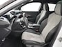 Peugeot e-2008 GT 50kWh | 1ste eigenaar | ACCU 97% | 3 FASE | Glazen dak | LEER/Alcantara | Stoelverwarming | AUTOMAAT