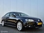 Volkswagen Jetta 1.4 TSI HYBRID HIGHLINE (VERSNELLINGSBAK PROBLEEM) HALF-LEDER/TREKHAAK/LED/17''LMV/NAVI/BLUETOOTH/LED