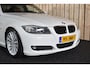 BMW 3-Serie 318i Business Line 169dkm M-sportpakket Bi-xenon PDC Leer Navi Clima Cruise Youngtimer Dealerauto 17" Nwe APK
