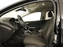Ford Focus 1.6 EcoBoost Titanium | Stoelverwarming | Trekhaak | Xenon | Climate control | Park Assist | Bluetooth | Getint glas
