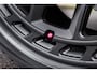 Land Rover Defender V8 | Urban XRS 1/25 | Pano | Elektrische stoelen | 23 inch velgen | Stuurverwarming | 360 camera |
