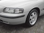 Volvo V70 2.4 AUTOMAAT ZEER NETJES DEALEROND NL-AUTO