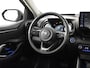 Toyota Yaris 1.5 Hybrid Bi-Tone | Parkeersensoren V+A | BLS | HUD | Navigatie