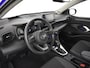 Toyota Yaris 1.5 Hybrid Bi-Tone | Parkeersensoren V+A | BLS | HUD | Navigatie