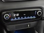 Toyota Yaris 1.5 Hybrid Bi-Tone | Parkeersensoren V+A | BLS | HUD | Navigatie