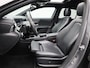 Mercedes-Benz A-klasse 180 Business Solution Luxury | Panoramadak | Achteruitrijcamera | Lederen Bekleding | Sfeerverlichting | Lichtmetalen Velgen |
