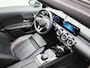 Mercedes-Benz A-klasse 180 Business Solution Luxury | Panoramadak | Achteruitrijcamera | Lederen Bekleding | Sfeerverlichting | Lichtmetalen Velgen |