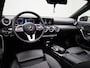 Mercedes-Benz A-klasse 180 Business Solution Luxury | Panoramadak | Achteruitrijcamera | Lederen Bekleding | Sfeerverlichting | Lichtmetalen Velgen |