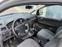 Ford C-Max Focus 1.6-16V Trend Trekhaak Hoge Zit Bj 2004 koppeling ligt er uit !! Apk 10-2026