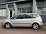 Ford C-Max Focus 1.6-16V Trend Trekhaak Hoge Zit Bj 2004 koppeling ligt er uit !! Apk 10-2026