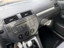 Ford C-Max Focus 1.6-16V Trend Trekhaak Hoge Zit Bj 2004 koppeling ligt er uit !! Apk 10-2026