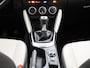 Mazda 2 1.5 Skyactiv-G Sportive | Navigatie | Head Up Display | LED Koplampen | Stoel/Stuurverwarming | 360 Camera | Lichtmetalen Velgen | Privacy Glass |