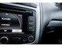 Volkswagen Polo 1.2 TSI Highline | Cruise control | Stoelverwarming | Parkeer hulp | Airco | Navigatie |