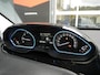 Peugeot 2008 1.2 PureTech Allure | Lederen bekleding | Navigatie | Climate control | Lichtmetalen velgen | Extra getint glas | Cruise control | Regensensor