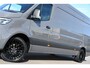 Mercedes-Benz Sprinter 319 V6 3.0 CDI L3H2 PB Edition Full Options! Adaptieve Cruise, 360 Camera, 10,5'' Mbux, Luchtvering, LED, 3500kg Trekhaak, Automaat, Stoelverwarming, Sensoren, Uniek!