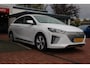 Hyundai Ioniq EV *Comfort* | SOH 99.9% | Carplay | Adaptive Cruise & Climate Control | Camera | PDC | Navigatie | Bluetooth |