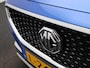 MG ZS EV Luxury 45 kWh | Automaat | Panoramadak | Leder | Navigatie | Airco | Achteruitrijcamera | Apple Carplay / Android Auto | Stoelverwarming | Lichtmetalen Velgen |