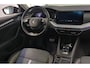 Skoda Octavia Combi 1.0 e-TSI Automaat Business Edition Plus Navigatie Panoramadak Trekhaak Camera Carplay Keyless Stoel + Stuur verwarming 18 Inch Velgen Getint Glas NL Auto Alcantara 1/2 Leder NL Auto 1e Eigenaar