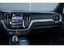 Volvo XC60 T8 Plug-in hybrid AWD Ultra Bright Head Up Display | BLIS | Adaptieve Cruise Control | Sportleder | 21 inch Lichtmetalen velgen | Standkachel | Google infotainment |