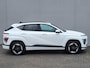 Hyundai Kona Electric Comfort Smart 65.4 kWh / 100% SOH / Allseason banden / Navigatie / Camera / Android Auto / Apple Carplay / Stuur- en stoelverwarming /