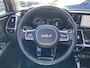 Kia Sorento 1.6 T-GDI Hybrid 2WD DynamicPlusLine 7p. Auto bomvol luxe! Panoramisch schuif-/kanteldak, 7 zitplaatsen, navigatie, Apple CarPlay/Android Auto, stoelen verwarmd, dodehoek detectie