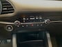 Mazda 3 2.0 e-SkyActiv-X M Hybrid 180 Luxury | Apple Carplay Android Auto | fabrieksnavi | Trekhaak afneembaar |extra set LM velgen met winterbanden|