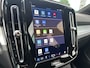Volvo XC40 2.0 B4 Plus Dark Automaat, Premium sound Harman-Kardon, Blis, Adaptive cruise Control, Verwarmde stoelen + Stuur, Parkeer camera, Trekhaak semi Elektrisch.