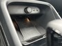 Volvo XC40 2.0 B4 Plus Dark Automaat, Premium sound Harman-Kardon, Blis, Adaptive cruise Control, Verwarmde stoelen + Stuur, Parkeer camera, Trekhaak semi Elektrisch.
